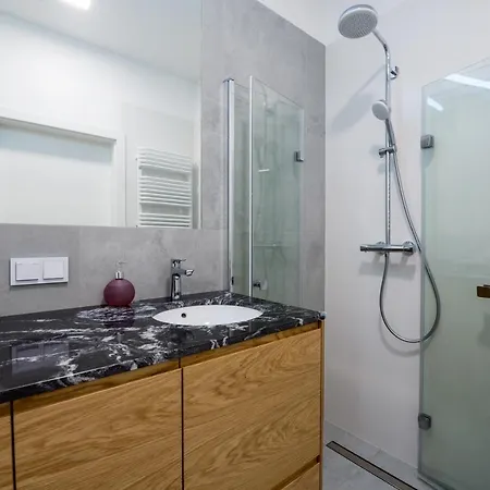 Kolejowa 4* Βαρσοβία