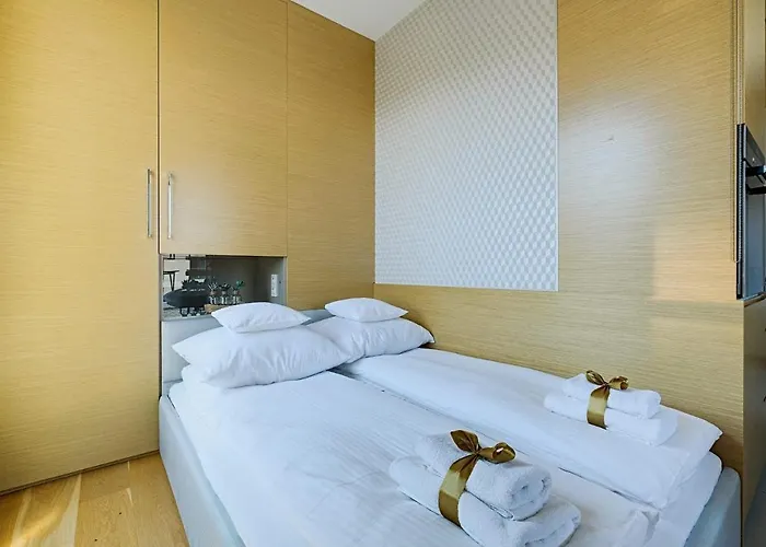 Kolejowa Aparthotel 4*