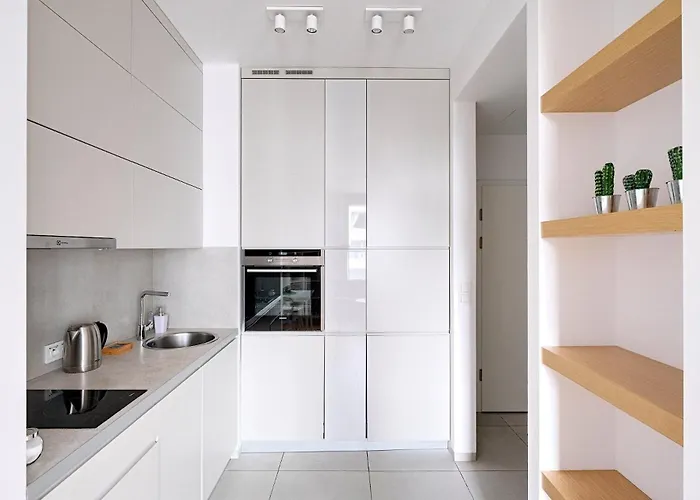 Kolejowa Aparthotel 4*