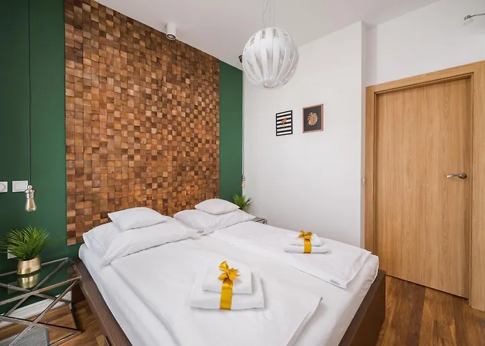 Kolejowa Aparthotel 4*