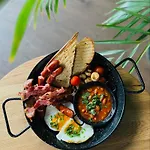 Kolejowa Aparthotel 4*