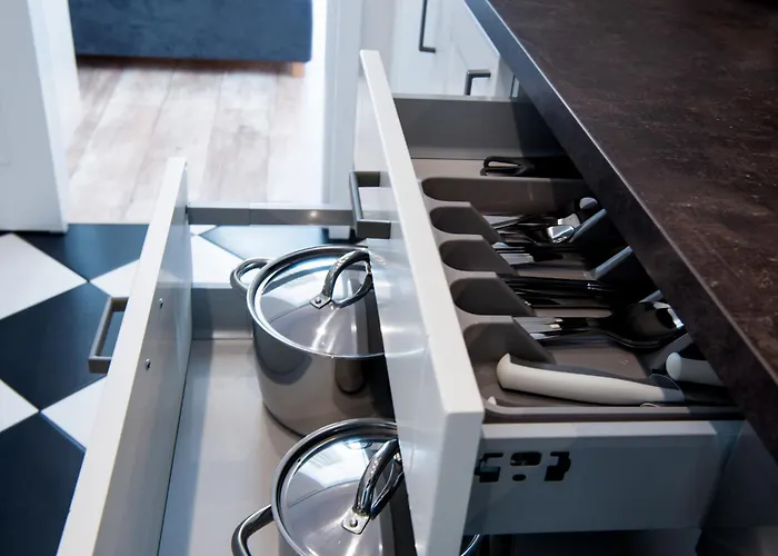 Kolejowa 4* Warschau