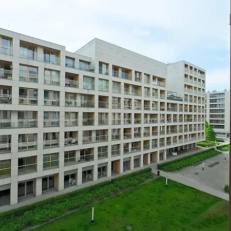 Kolejowa 3*