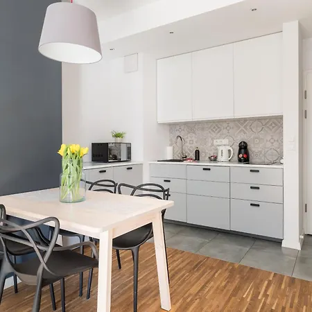 Kolejowa 3* Warsaw